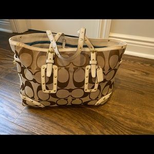 Coach Studded Gallery Tote K04Q-1488